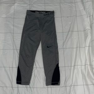 Nike pro capri leggings (grey).